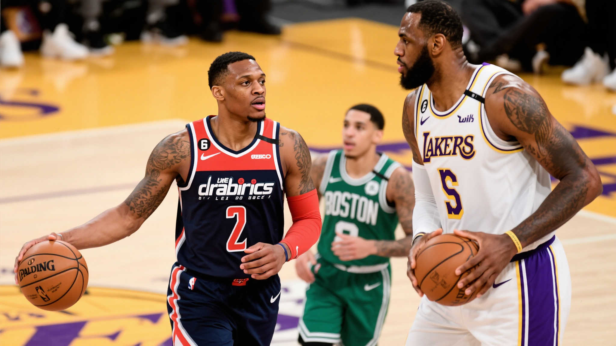 美媒爆料：湖人今夏酝酿重磅交易！里夫斯拒签4年8920万，或将离队